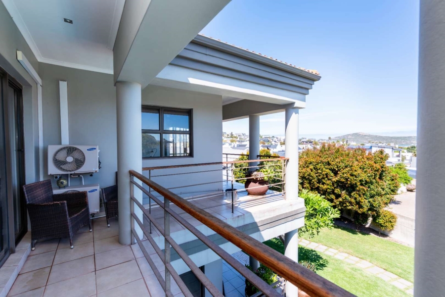 4 Bedroom Property for Sale in Myburgh Park Fase 2 Western Cape